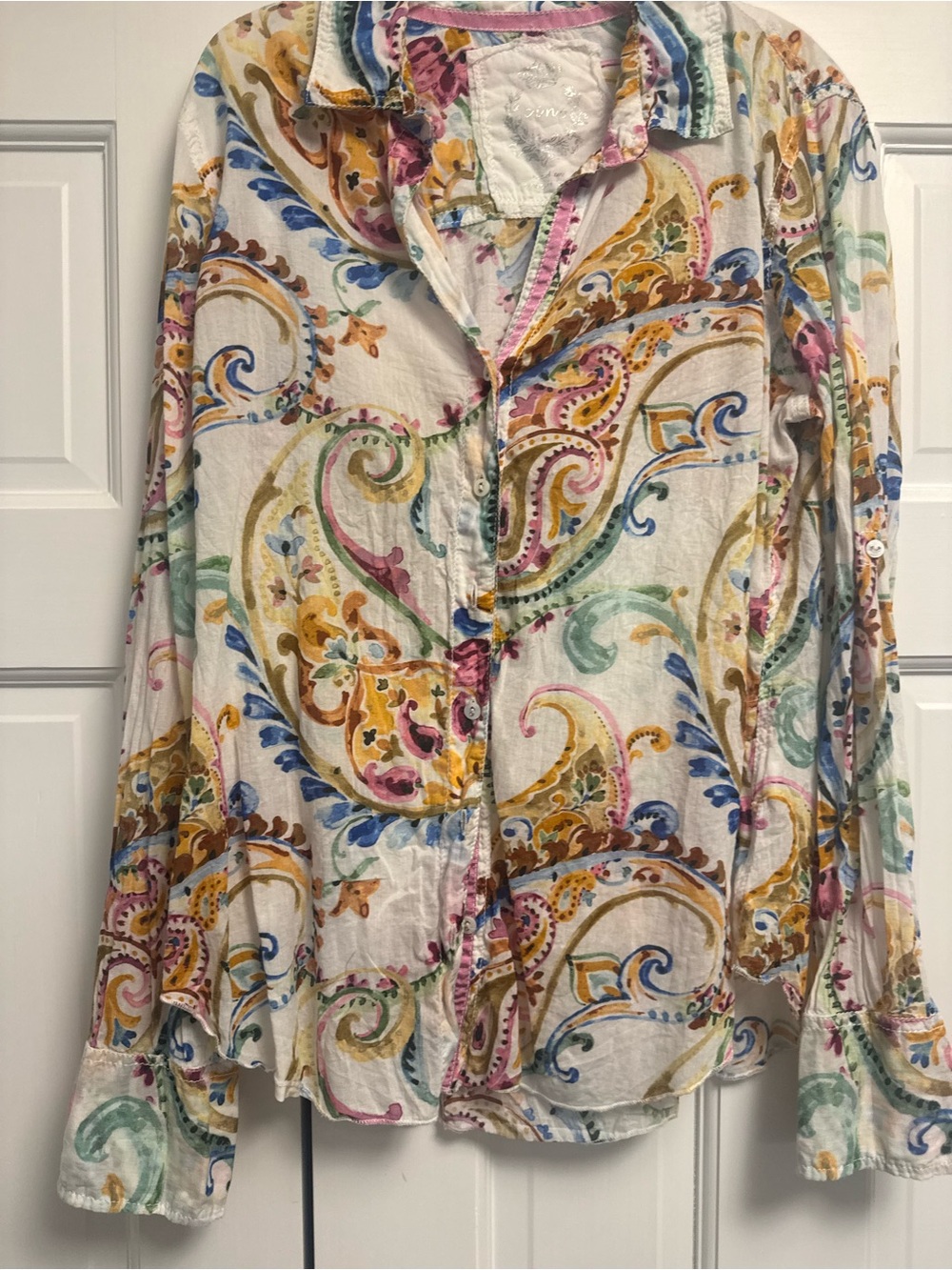 Circo White Button-Front Paisley Blouse with Multicolor Print